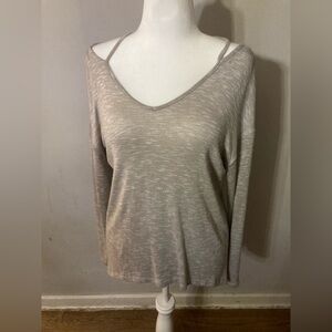 Juicy Couture Light Gray Long Sleeve V-Neck Top in size Large. EUC.